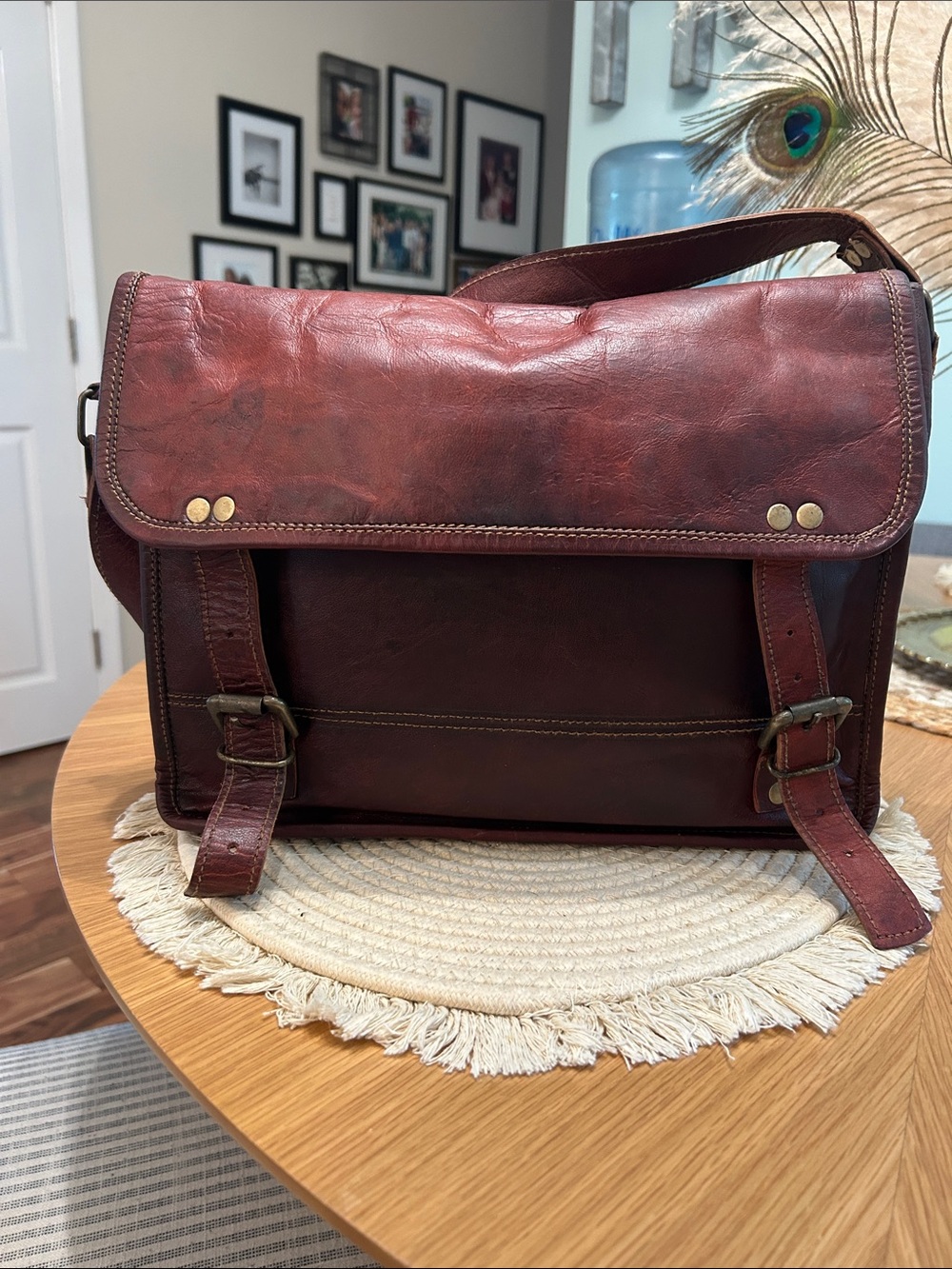 Vintage Sun Leather Messenger Bag - Classic Crossbody Satchel